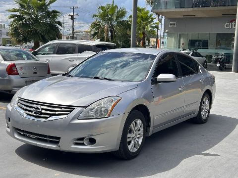 Nissan Altima 2012